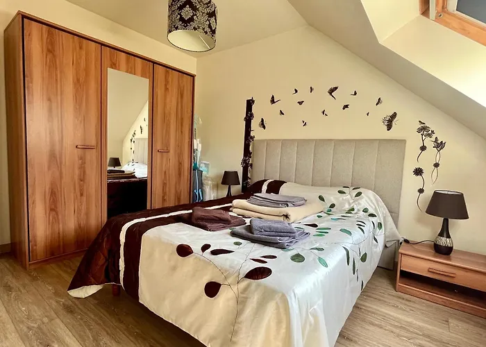 Holiday home - Avec Jardin, 15 Mn Plage-centre-ville