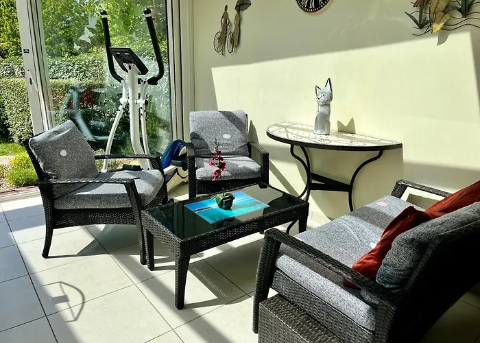 Holiday home - Avec Jardin, 15 Mn Plage-centre-ville *